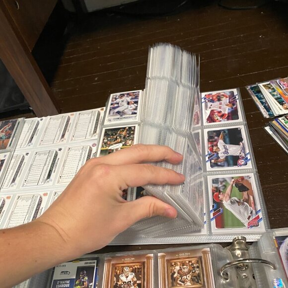 HUGE ROOKIE TRADING CARD LOT - Hundreds of Modern Rookie Cards - Many Sports - Picture 7 of 16